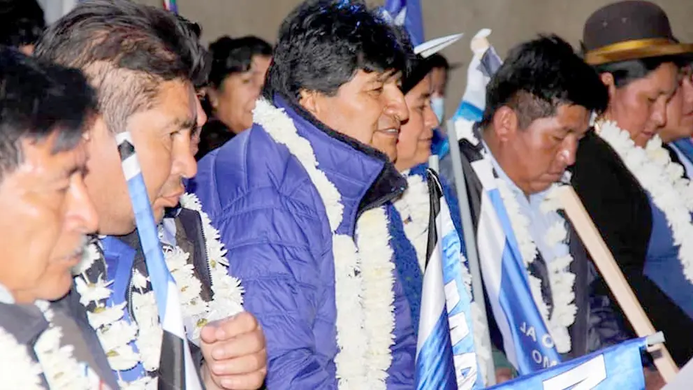 Morales en una pasada concentración de militantes del MAS. ERBOL