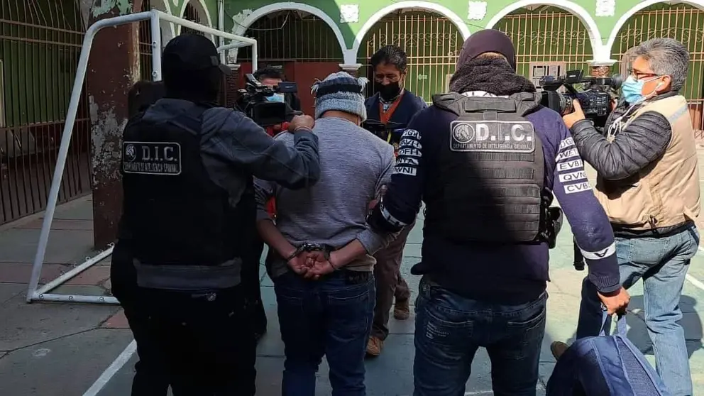 El sujeto, de 26 a&ntilde;os (c), sorprendido abusando de una ni&ntilde;a de 5 a&ntilde;os. ERBOL