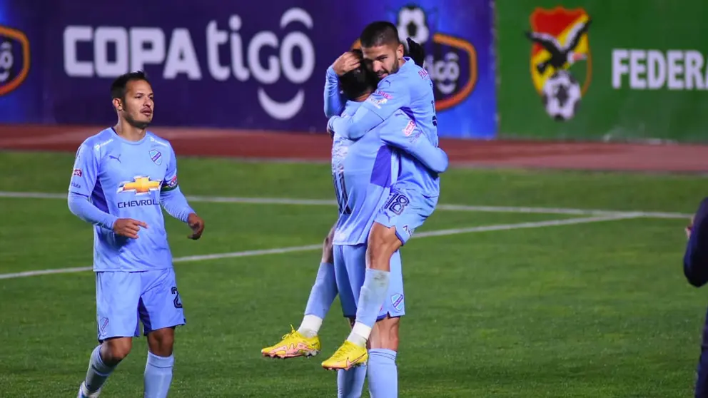 Bol&iacute;var vence a Royal Pari con goleada./ APG