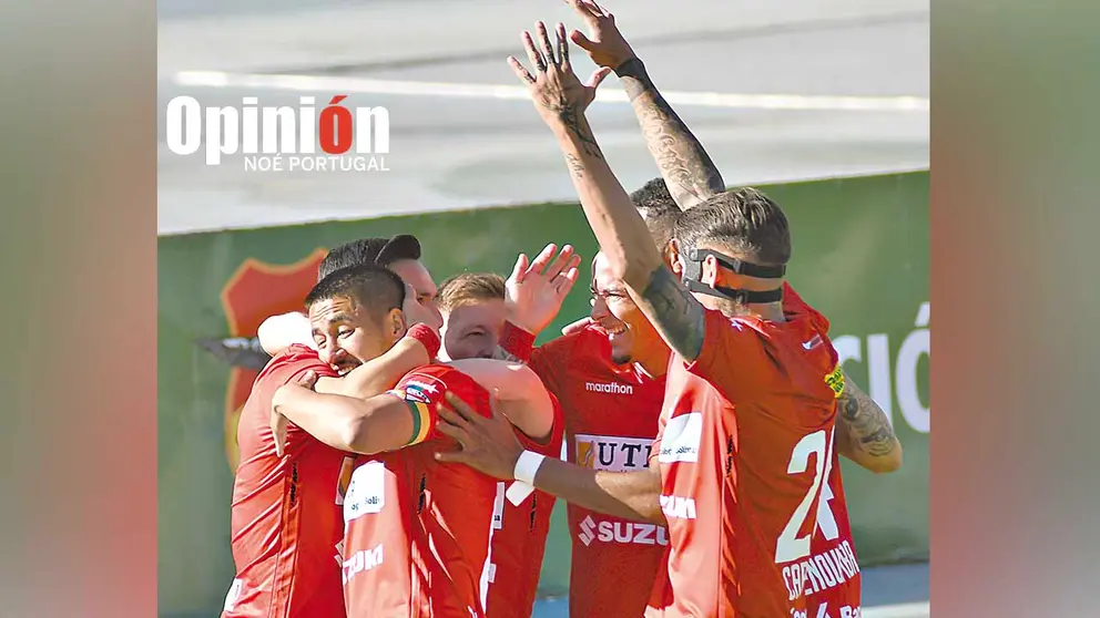Futbolistas de Always festejan una conquista. NO&Eacute; PORTUGAL
