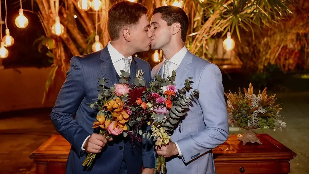 Pedro y Erick la pareja de periodistas que contrajeron nupcias en Brasil. INSTAGRAM