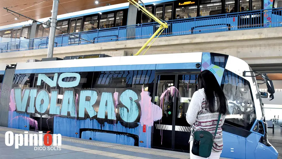 El vag&oacute;n pintado en la Estaci&oacute;n Central San Antonio, este 28 de septiembre. DICO SOL&Iacute;S