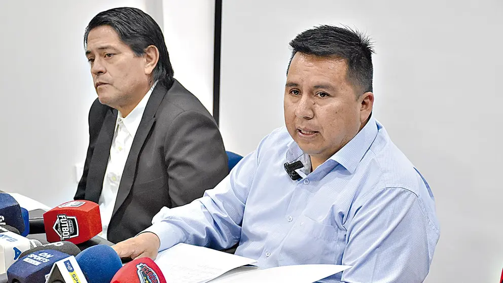 Gary Soria, presidente de Wilstermann (d), junto a V&iacute;ctor Hugo P&eacute;rez, director jur&iacute;dico del club. NO&Eacute; PORTUGAL