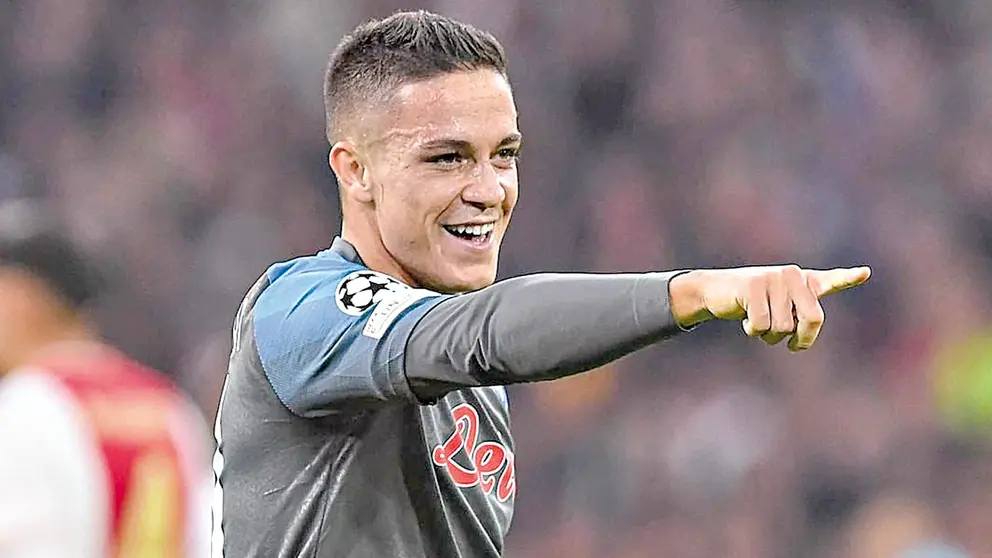 Giacomo Raspadori festeja una de las dos conquistas que logr&oacute; en el 1-6 del N&aacute;poli contra Ajax en Pa&iacute;ses Bajos. INSTAGRAM CHAMPIONS LEAGUE