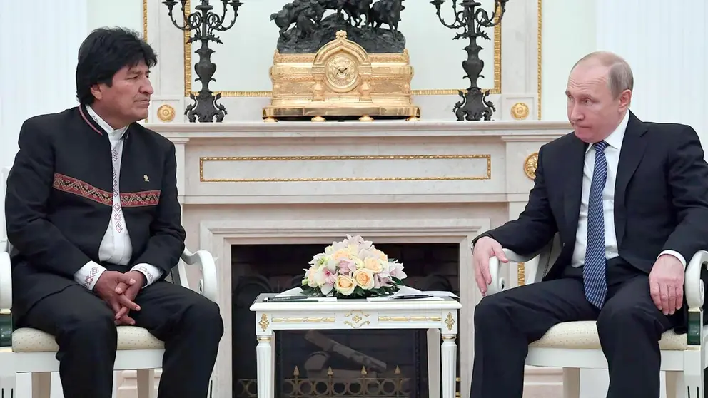 Foto de archivo de la reunión entre Evo Morales y Vladimir Putin. INFOBAE