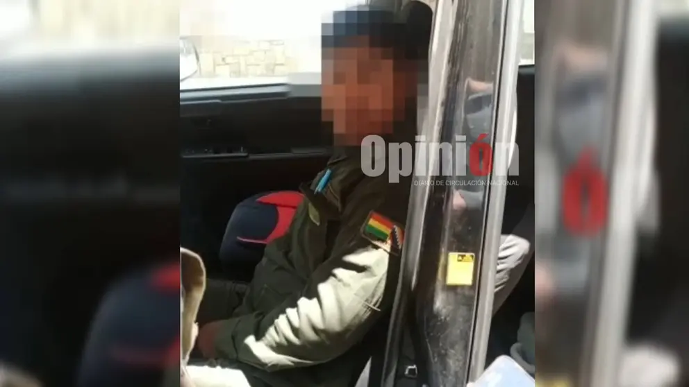 El supuesto suboficial que huy&oacute; en un auto "chuto".
