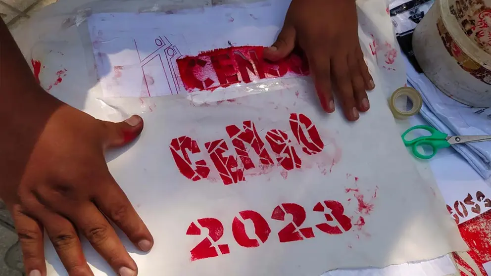 Plataformas ciudadanas serigraf&iacute;an poleras gratis pidiendo censo 2023. DICO SOL&Iacute;S