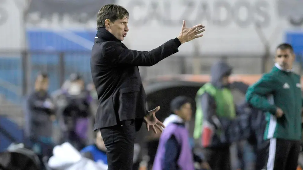 El entrenador de Patronato, Facundo &lsquo;el Colorado&rsquo; Sava, en una fotografía de archivo. EFE