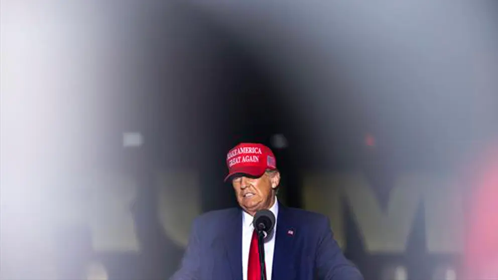 Sobre Trump. EFE