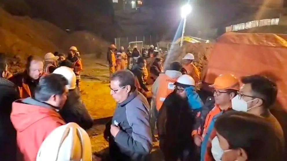 El cuerpo del trabajador fue rescatado después de cuatro horas de búsqueda. CAPTURA DE VIDEO.