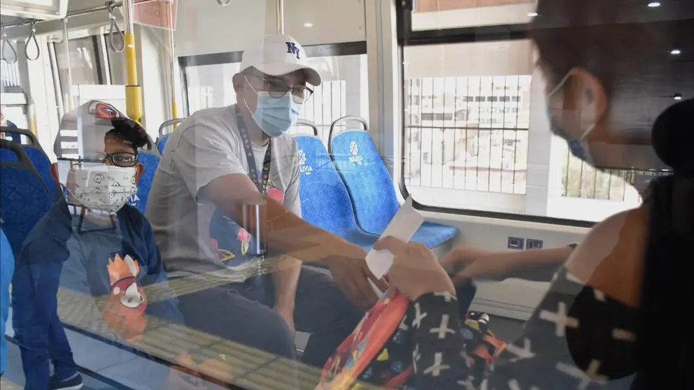 Usuarios del tren en el primer d&iacute;a de operatividad con venta de pasajes. NO&Eacute; PORTUGAL
