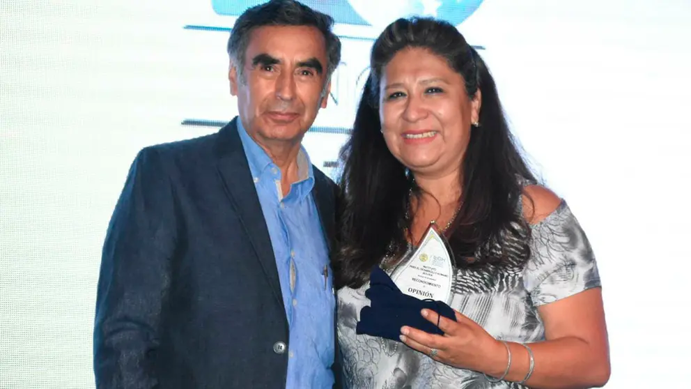 Reconocimiento a OPINI&Oacute;N. DICO SOL&Iacute;S