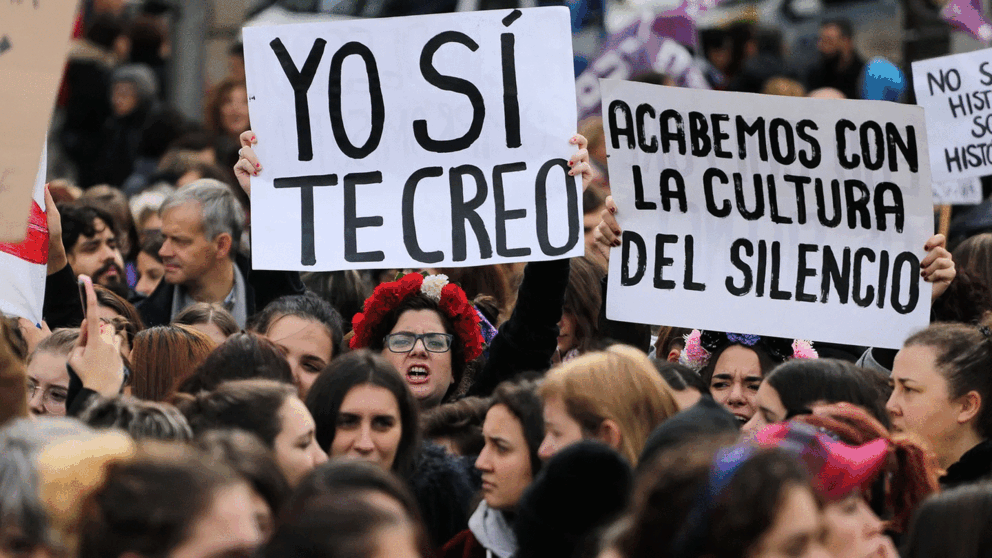 Una marcha que hace referencia al repudio de la violencia contra la mujer. INFOBAE