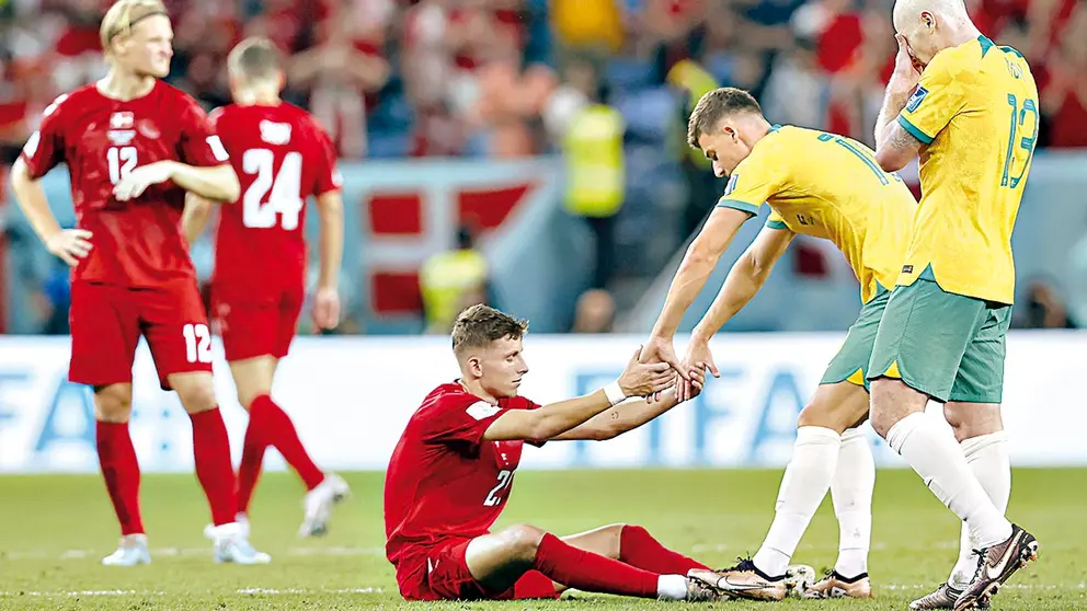 Una imagen de la eliminación danesa en el Mundial. EFE