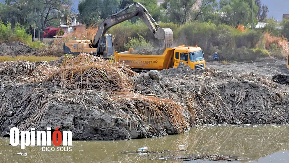 Basura en la laguna de Co&ntilde;a Co&ntilde;a, en d&iacute;as pasados. DICO SOL&Iacute;S