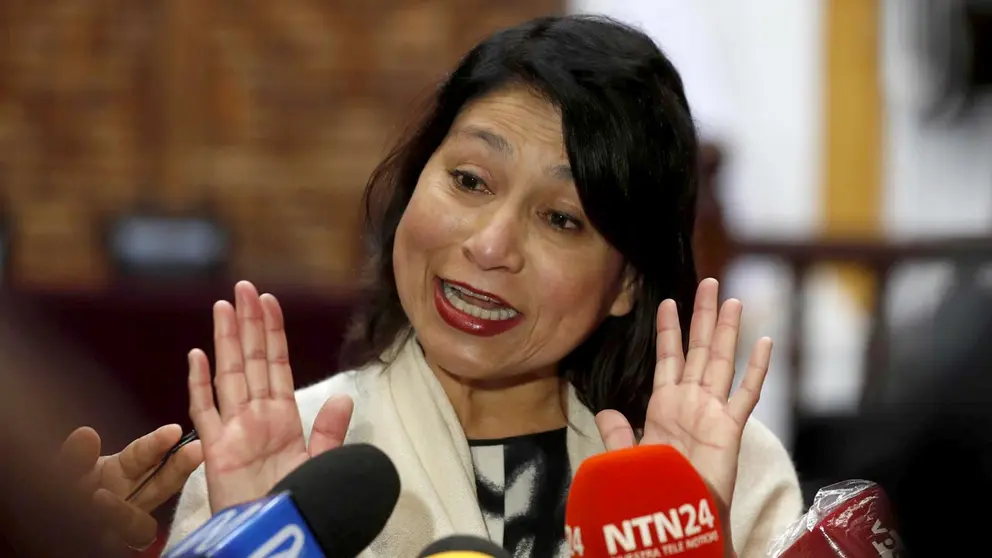 La canciller Ana Cecilia Gervasi declara a la prensa en una ceremonia de presentación de su cargo hoy, en la sede de la cancillería, en Lima. EFE