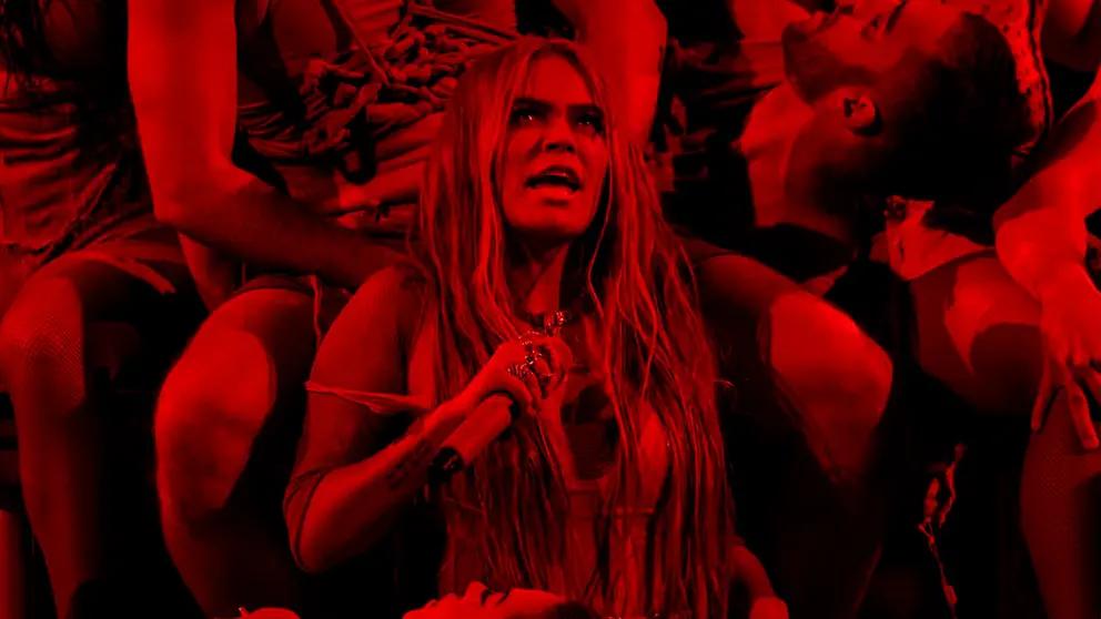 La presentaci&oacute;n de Karol G en los Latin Grammy 2022./ EFE
