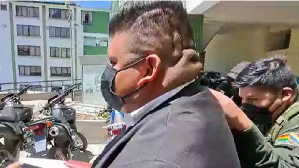 Sobre exdirigente universitario. TOMADA DE ERBOL