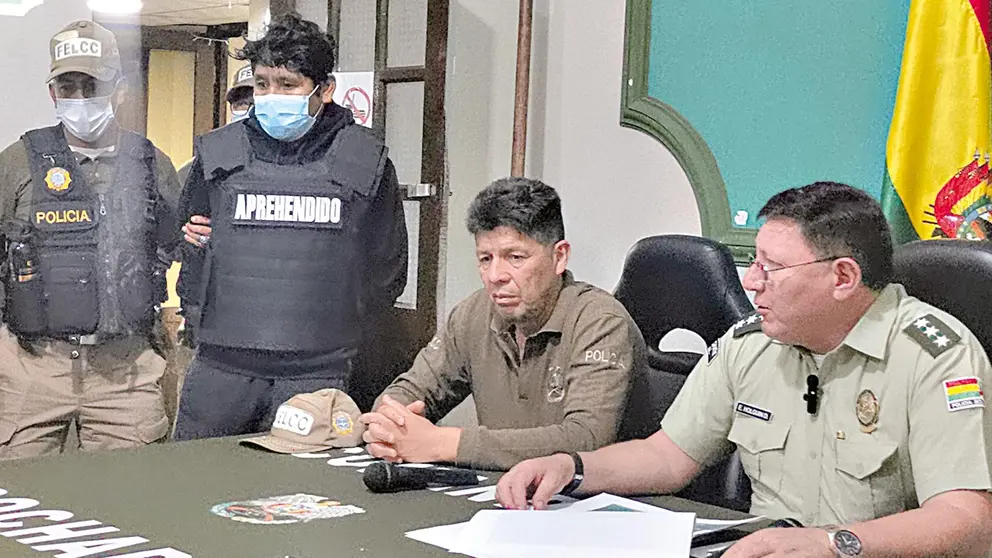 Polic&iacute;a presenta al hombre que realiz&oacute; disparos en una chicher&iacute;a de Albarrancho, Cochabamba. MARIELA COSS&Iacute;O