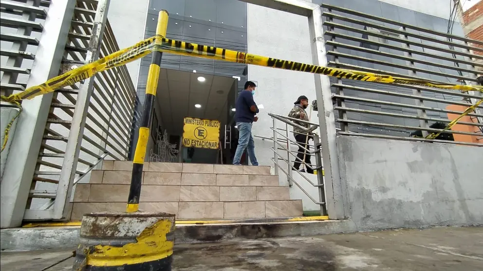 Destrozos en la Fiscal&iacute;a de Cochabamba. DICO SOL&Iacute;S