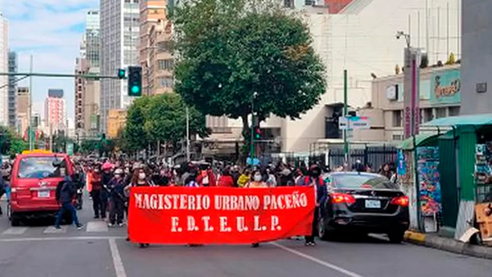 Fotograf&iacute;a referencial de una marcha del magisterio en La Paz./ Urgente.bo