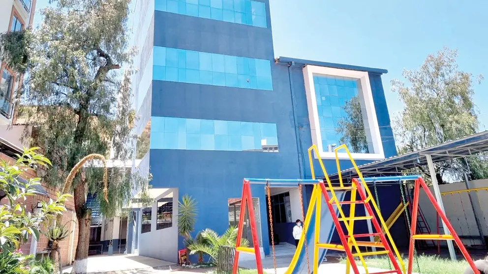 La infraestructura del Colegio Latinoamericano ILAT, con ambientes adecuados para niños y jóvenes.         GENTILEZA