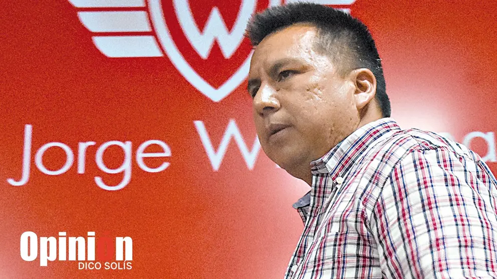 Gary Soria, titular rojo, antes de una conferencia. DICO SOL&Iacute;S