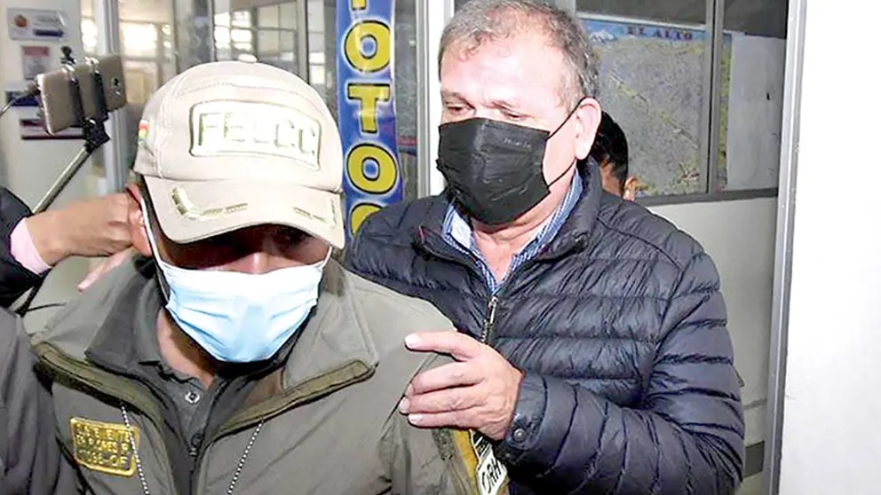Una imagen de David Paniagua, cuando autoridades policiales lo aprehenden. APG