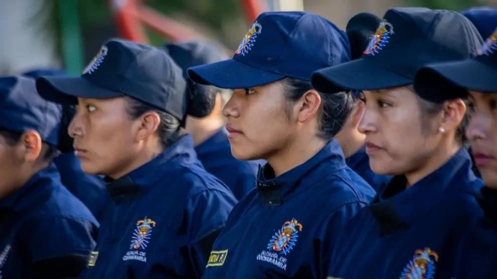 Nuevos guardias municipales durante su presentaci&oacute;n. GAMC