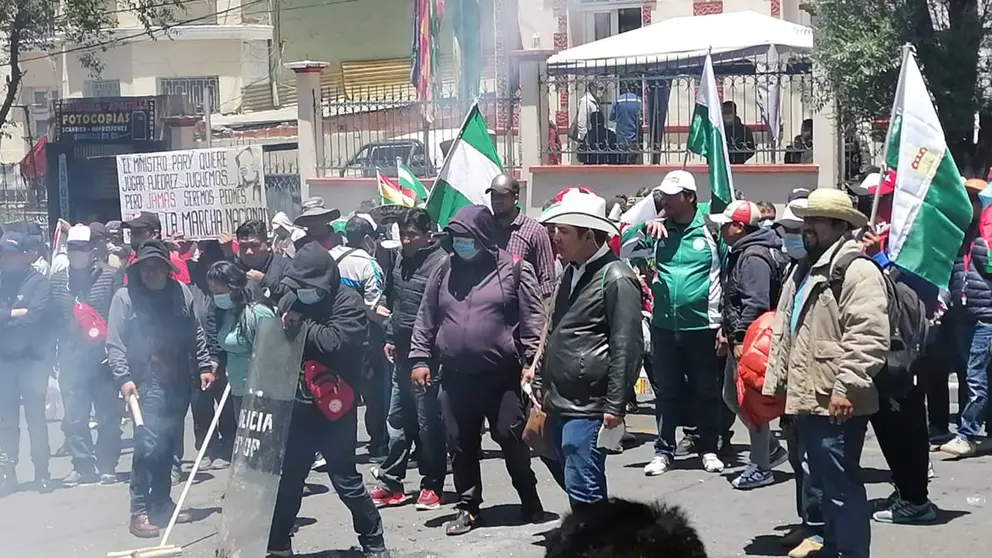 Sobre protestas de maestros. TOMADA DE ERBOL