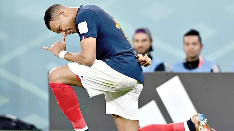Kylian Mbapp&eacute; festeja una conquista con Les Bleus./ EFE