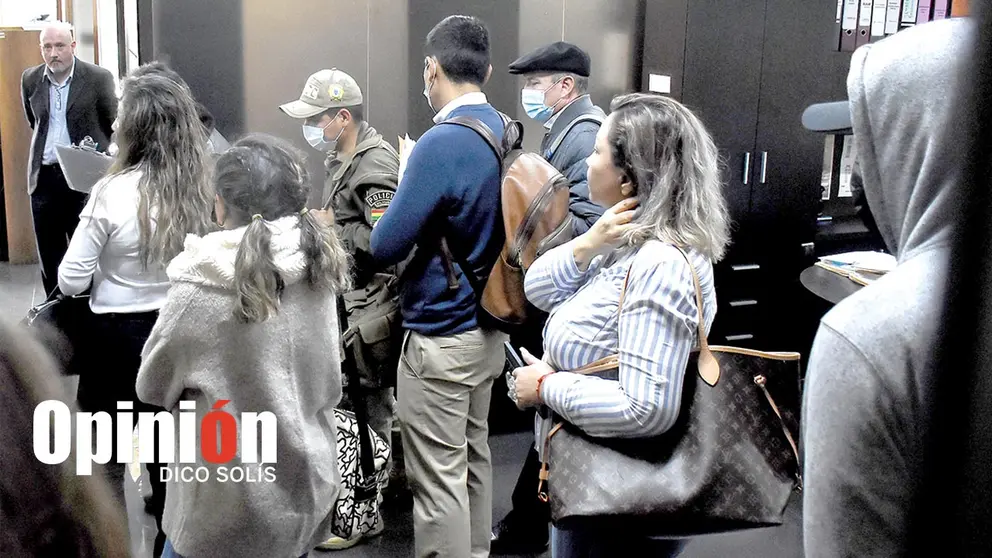 La inspecci&oacute;n realizada en oficinas de la Secretar&iacute;a General de la Alcald&iacute;a, este 22 de marzo./ DICO SOL&Iacute;S