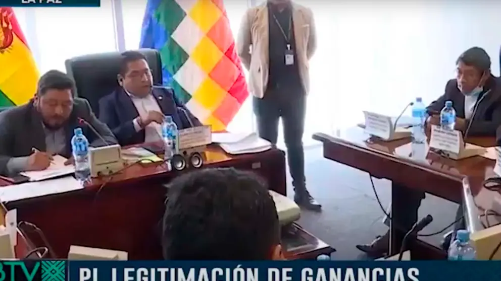 Comisi&oacute;n Legislativa que trataba el proyecto de ley. BTV