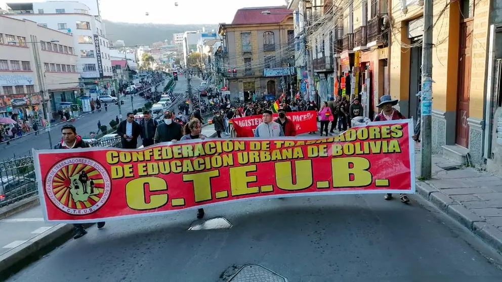 Nueva marcha del magisterio urbano en la ciudad de La Paz./ ERBOL.