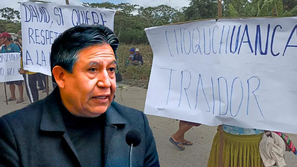 El vicepresidente del Estado David Choquehuanca y una protesta de pobladores del Tr&oacute;pico en su contra. Composici&oacute;n OPINI&Oacute;N