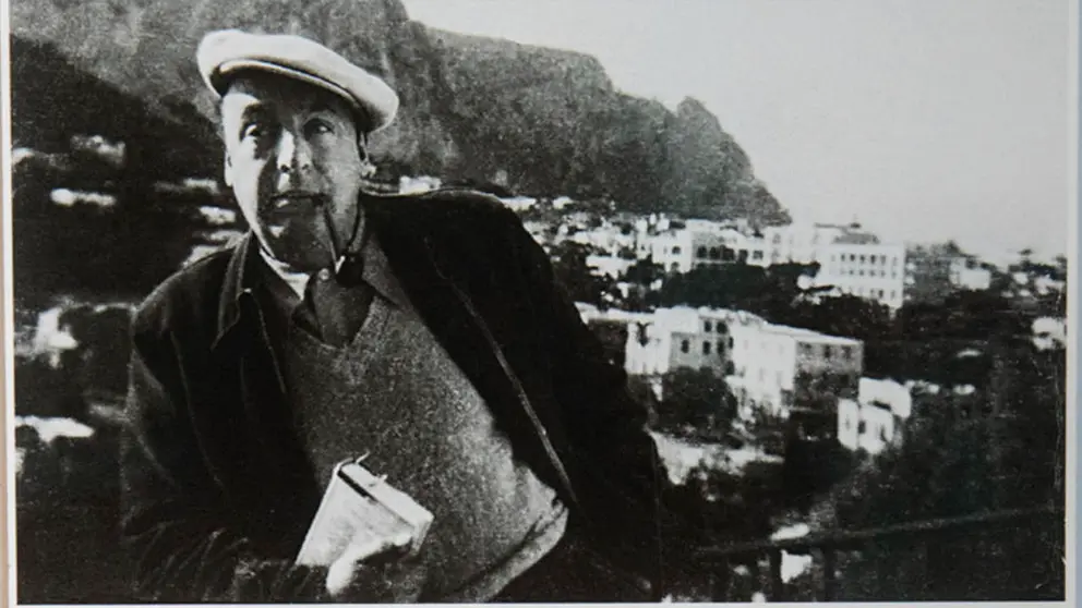 Diez a&ntilde;os de la exhumaci&oacute;n del poeta Pablo Neruda, una muerte sin respuesta./ EFE