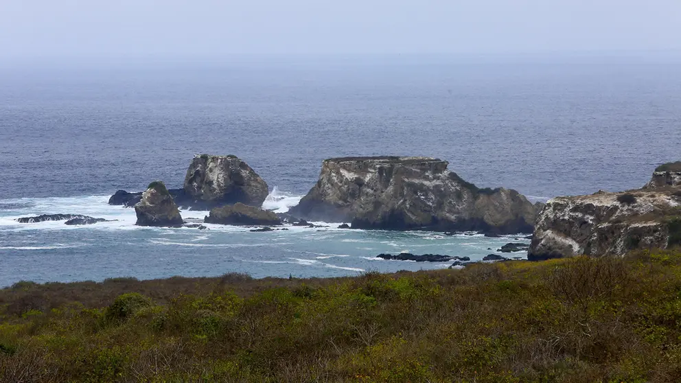 Una isla del archipi&eacute;lago de Gal&aacute;pagos, sen una fotograf&iacute;a de archivo./ EFE