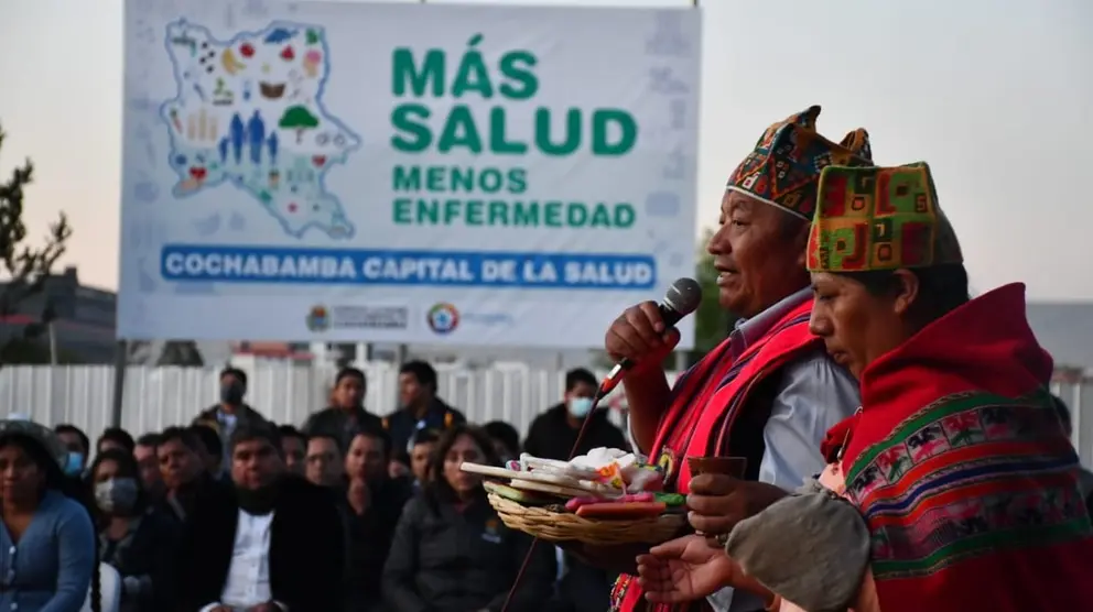 Q'oa en agradecimiento por la conclusi&oacute;n de tr&aacute;mite del derecho propietario de predios de la Ciudadela de la Salud. GADC