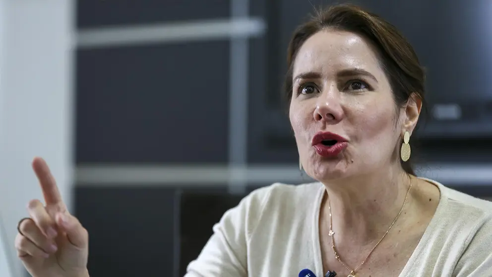 La ministra ecuatoriana de Telecomunicaciones, Vianna Maino, habla en entrevista con Efe, el 12 de abril de 2023, en Quito (Ecuador)./ EFE