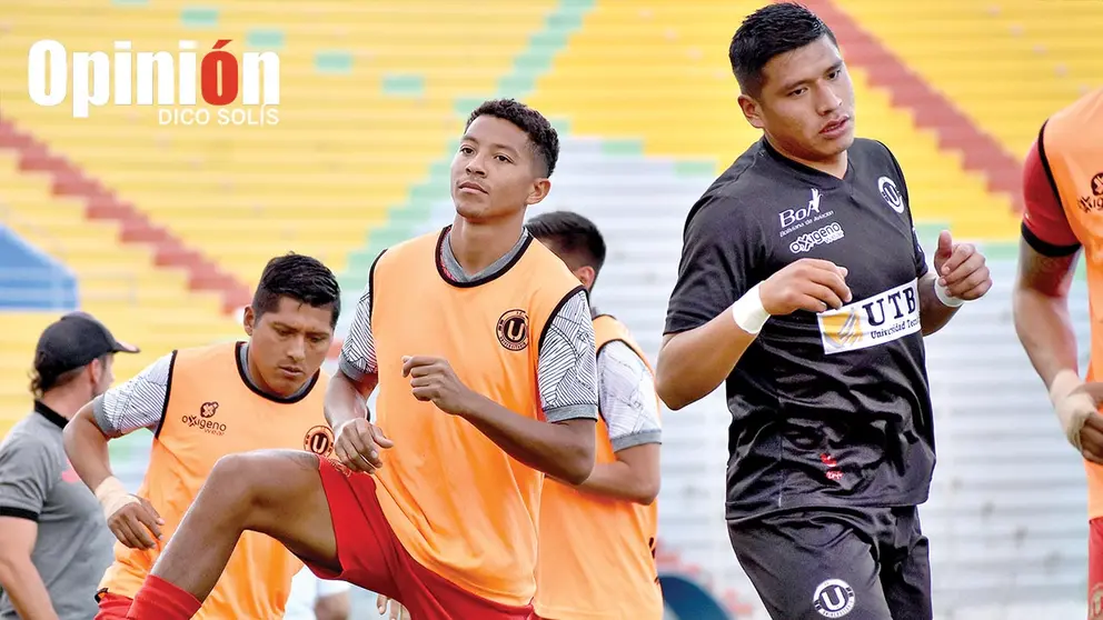 Futbolistas de FC Universitario, durante una sesión./ DICO SOLÍS