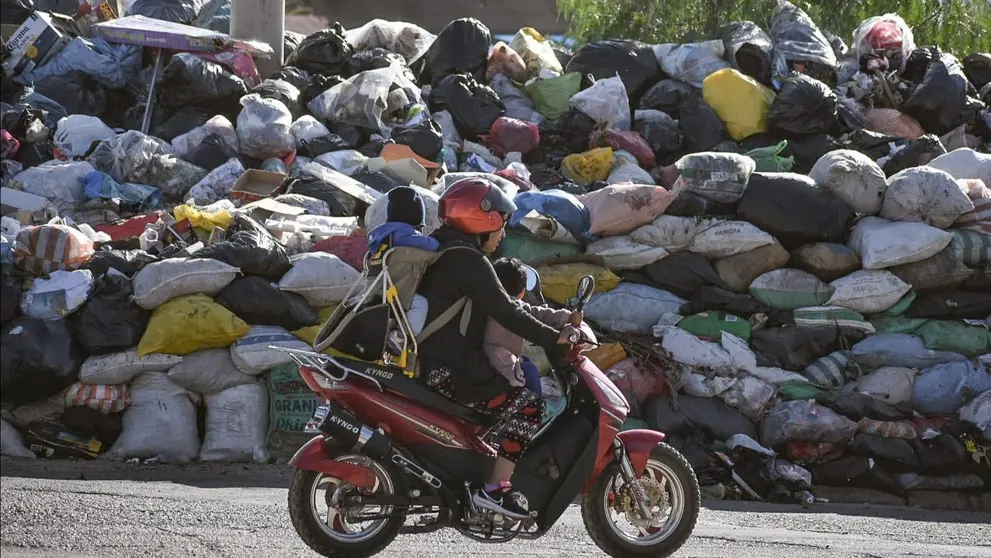 Basura acumulada en la  ciudad. DICO SOL&Iacute;S