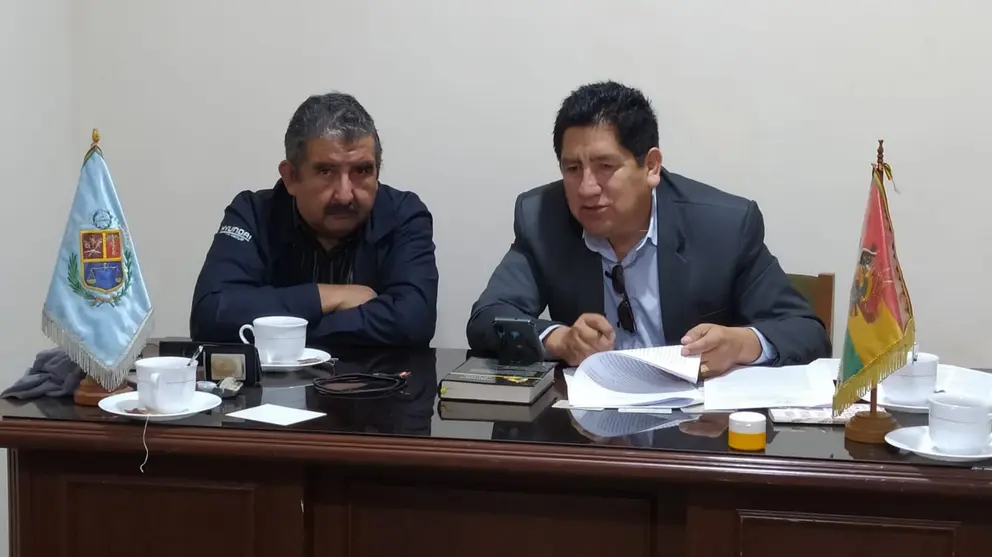 Apolinar Rivera (i), presidente del Comit&eacute; C&iacute;vico de Cochabamba. DICO SOL&Iacute;S
