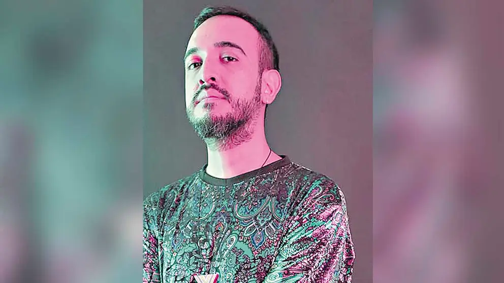El artista chileno Rodrigo Gallardo./ CORTESÍA