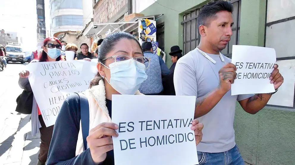 Familiares de cadetes heridos piden justicia./ APG