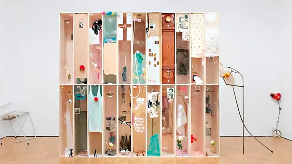 Obra de Jesse Darling en "No Medals No Ribbons", en el centro Modern Art Oxford (Jesse Darling)./ INFOBAE