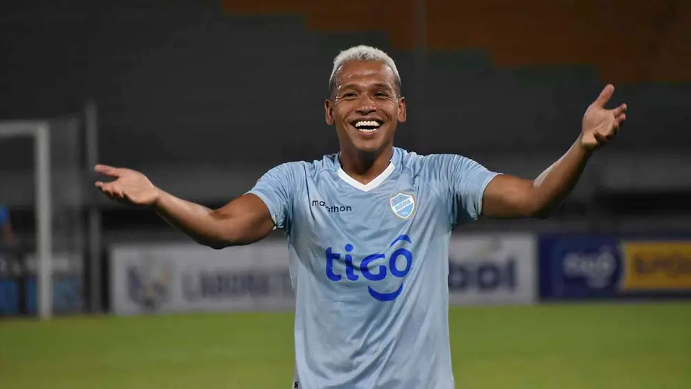 Jair Reinoso celebra una conquista a favor del Equipo del Pueblo en la Llajta. NO&Eacute; PORTUGAL