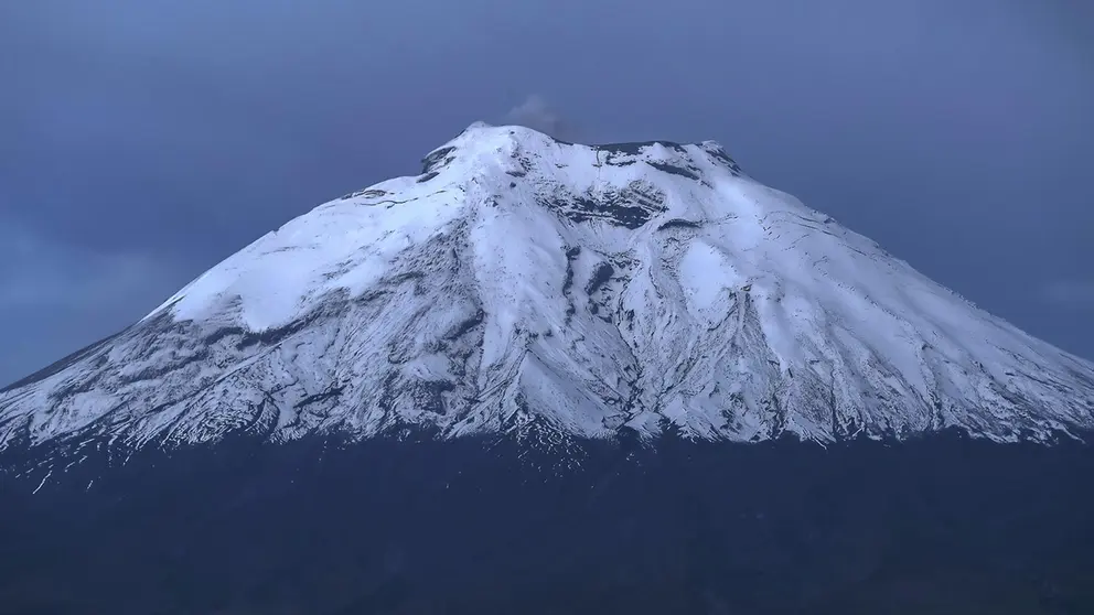 Fotograf&iacute;a de archivo, tomada el pasado 18 de enero, en al que se registr&oacute; una toma general del volc&aacute;n Cotopaxi, que se encuentra en un proceso eruptivo, captada desde el sector del Boliche (provincia de Cotopaxi, Ecuador)./ EFE