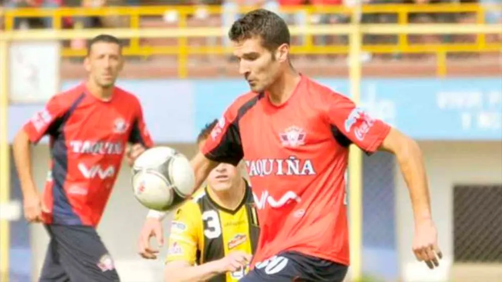 Una fotograf&iacute;a de archivo de Gerardo Berodia en un partido vistiendo la casaca del Rojo. ARCHIVO