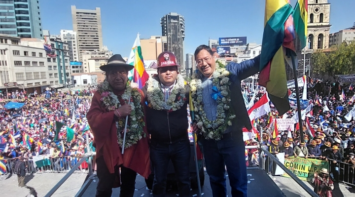 El presidente Luis Arce junto a ejecutivos de la CIB. BD