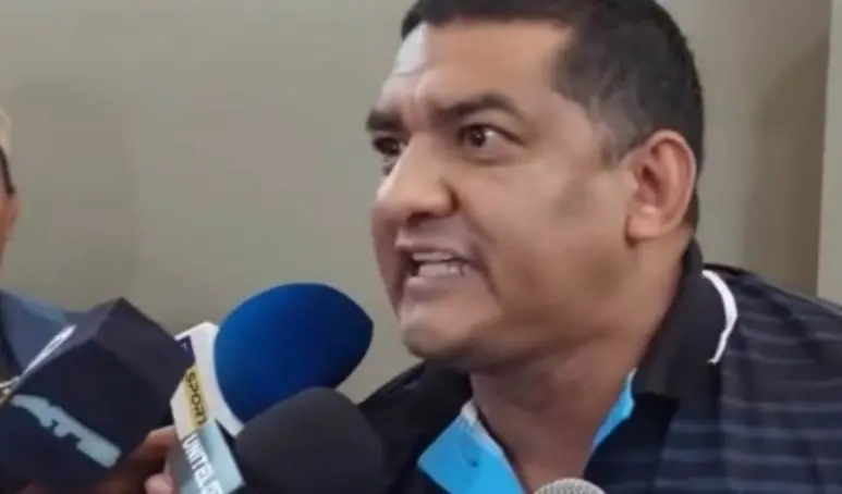 Marco Rodríguez, presidente de Vaca Díez molesto con el arbitraje y la FBF. SPC CANAL 15.